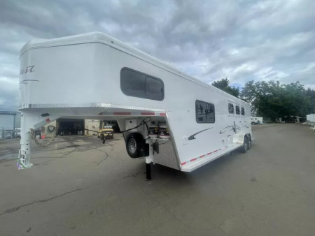 Used 2023 Trails West Classic 10x10 Living Quarters 3 Horse Trailer