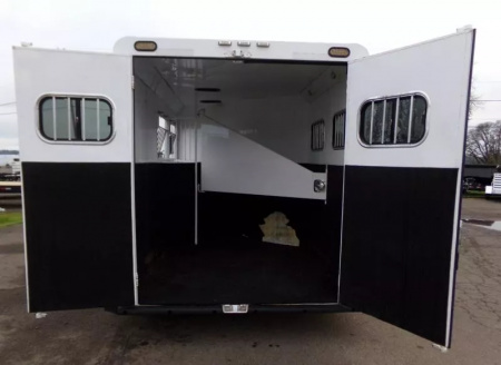 Used 2009 Trails West Sierra 2 Horse GN-Midtack Conversion Partial LQ-Sink/Stovetop/Fridge/Freezer/Shower Area/Pass-Thru Door