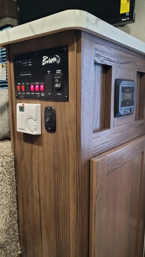 New 2026 Bison Ranger 7308 - 8' SW LQ -Sofa- Lined & Insulated Horse Area Ceiling