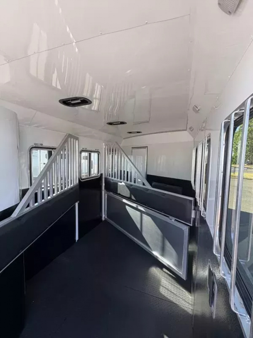 New 2026 Bison Ranger 7308 - 8' SW LQ -Sofa- Lined & Insulated Horse Area Ceiling