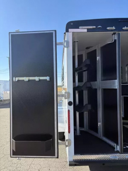 New 2026 Bison Ranger 7308 - 8' SW LQ -Sofa- Lined & Insulated Horse Area Ceiling