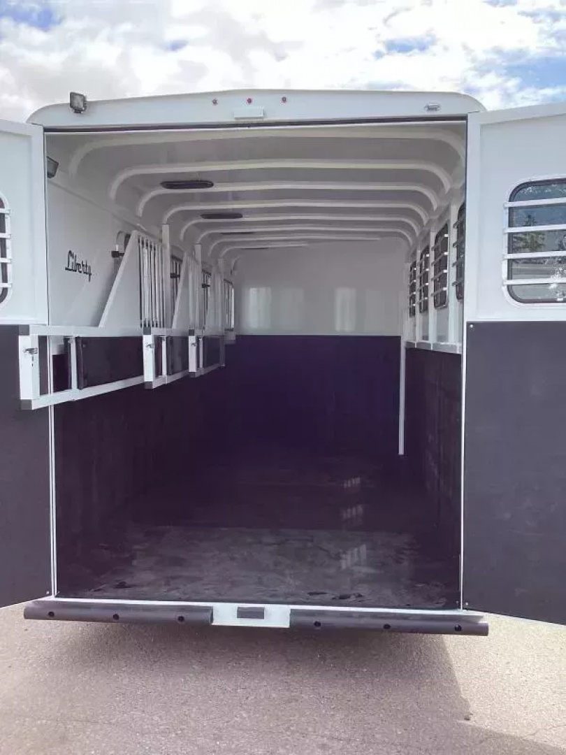 New 2026 Thuro-Bilt Liberty 7'6" Tall-4 Horse Trailer-Adjustable Dividers-1' Added Length Horse Trailer