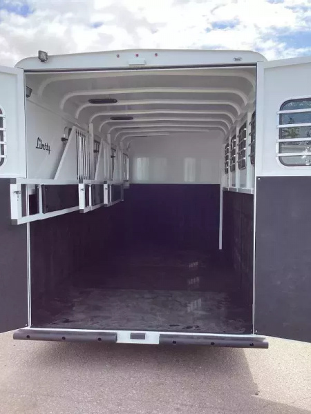 New 2026 Thuro-Bilt Liberty 7'6" Tall-4 Horse Trailer-Adjustable Dividers-1' Added Length Horse Trailer