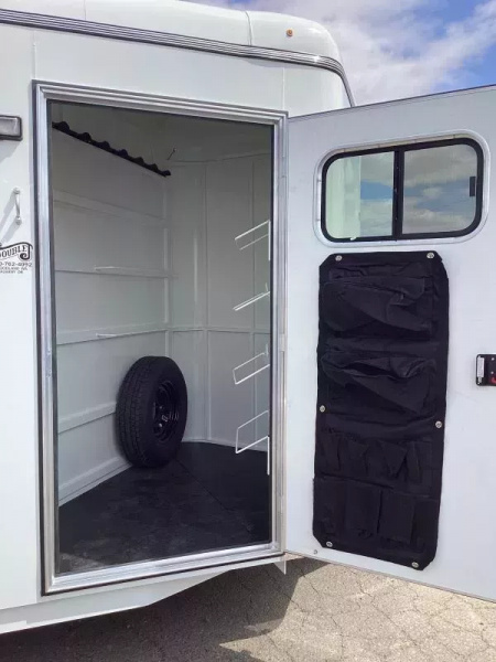 New 2026 Thuro-Bilt Liberty 7'6" Tall-4 Horse Trailer-Adjustable Dividers-1' Added Length Horse Trailer