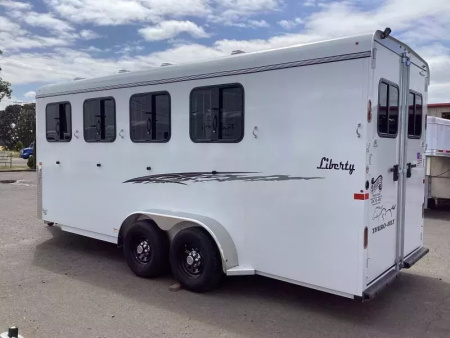 New 2026 Thuro-Bilt Liberty 7'6" Tall-4 Horse Trailer-Adjustable Dividers-1' Added Length Horse Trailer