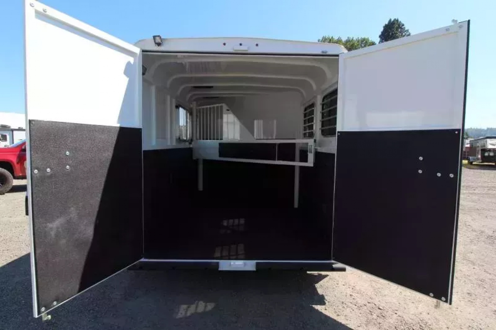 New 2026 Thuro-Bilt Renegade 2 Horse Trailer - 1' Added Length-Extra Divider Catch Horse Trailer