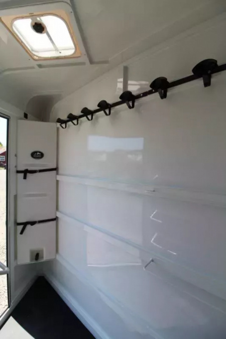 New 2026 Thuro-Bilt Renegade 3 Horse Trailer- 1' added length- Extra Divider Catch Horse Trailer