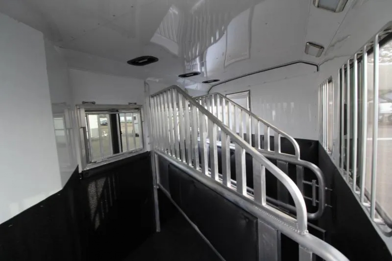 Used 2021 Merhow Next Gen 11' SW LQ w/ Slide Out -3 Horse Trailer - Stud Wall - Escape Door