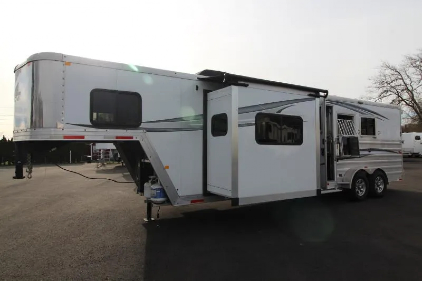 Used 2021 Merhow Next Gen 11' SW LQ w/ Slide Out -3 Horse Trailer - Stud Wall - Escape Door