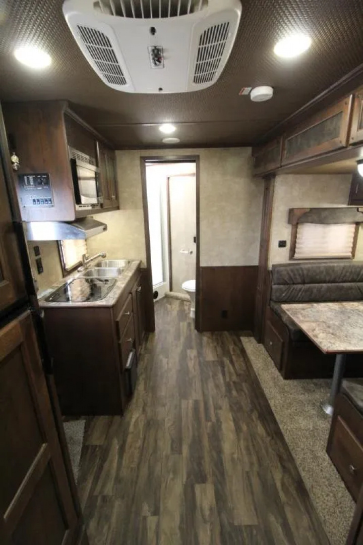 Used 2021 Merhow Next Gen 11' SW LQ w/ Slide Out -3 Horse Trailer - Stud Wall - Escape Door