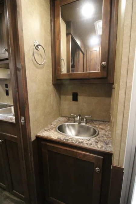 Used 2021 Merhow Next Gen 11' SW LQ w/ Slide Out -3 Horse Trailer - Stud Wall - Escape Door