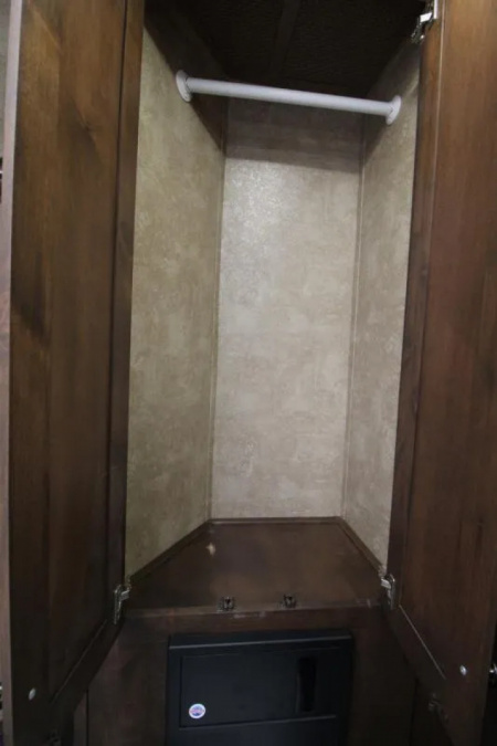 Used 2021 Merhow Next Gen 11' SW LQ w/ Slide Out -3 Horse Trailer - Stud Wall - Escape Door