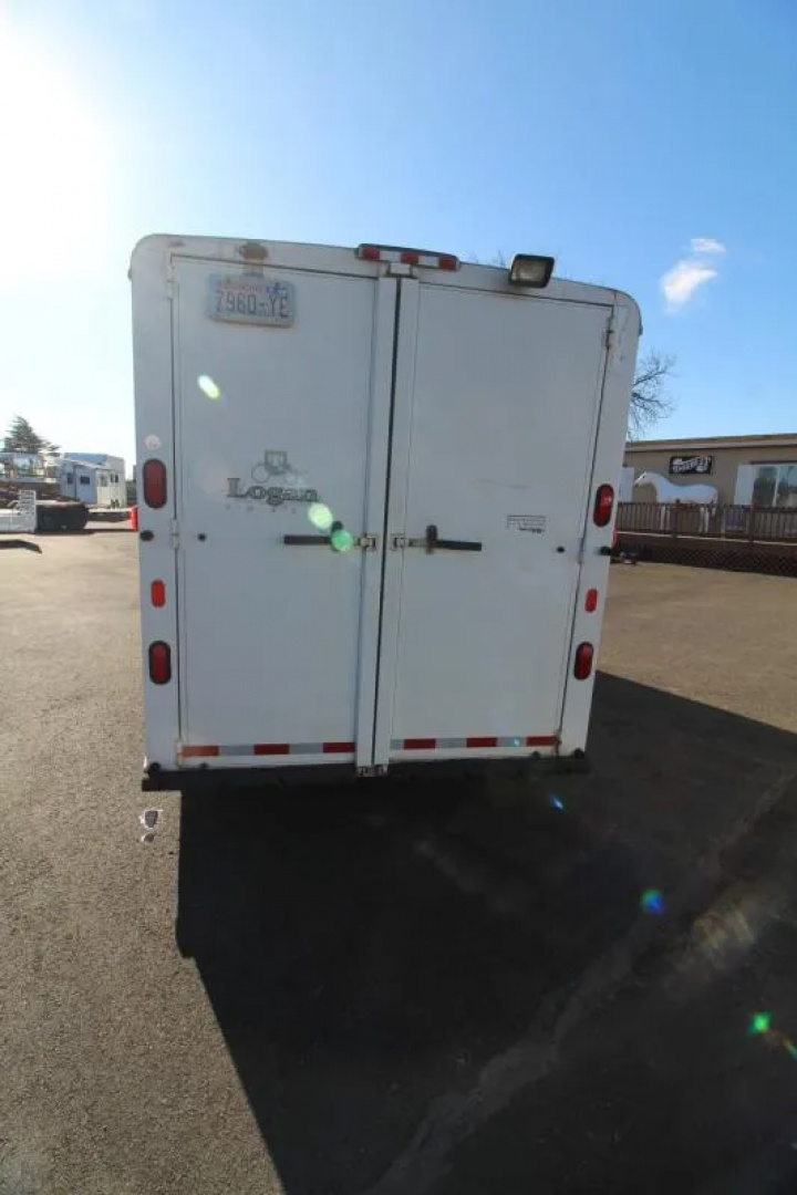 Used 2003 Logan Coach Qualifier 100X Horse Trailer