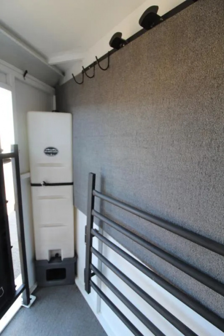 Used 2003 Logan Coach Qualifier 100X Horse Trailer