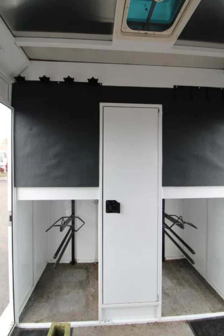 Used 2022 Trails West Royale SxST Warmblood 2 Horse Straight Load Trailer