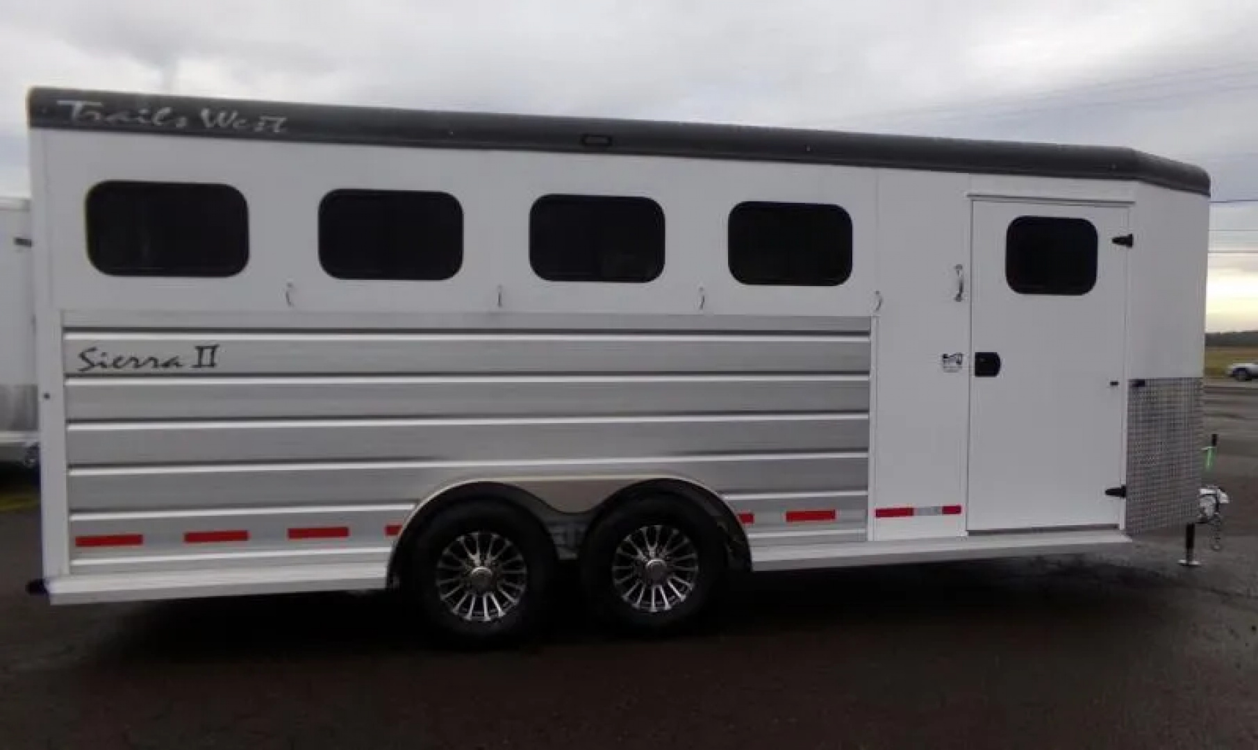 New 2026 Trails West Sierra II 4-Horse Bumper Trailer-Warmbood Height 7'5"-Rubber Mats in Tack Room-Stud Divider-Side Escape Door