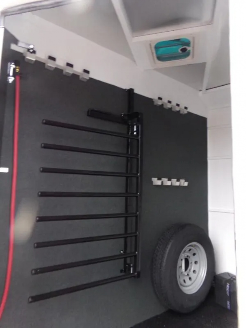 New 2026 Trails West Sierra II 4-Horse Bumper Trailer-Warmbood Height 7'5"-Rubber Mats in Tack Room-Stud Divider-Side Escape Door