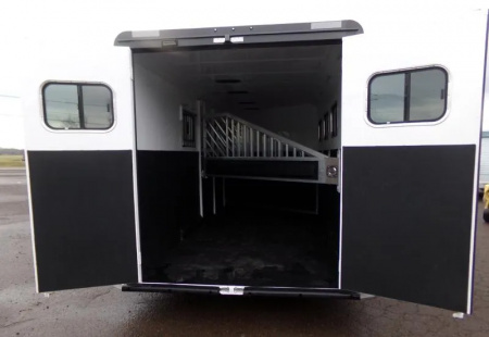 New 2026 Trails West Sierra II 4-Horse Bumper Trailer-Warmbood Height 7'5"-Rubber Mats in Tack Room-Stud Divider-Side Escape Door
