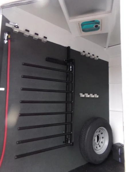 New 2026 Trails West Sierra II 4-Horse Bumper Trailer-Warmbood Height 7'5"-Rubber Mats in Tack Room-Stud Divider-Side Escape Door