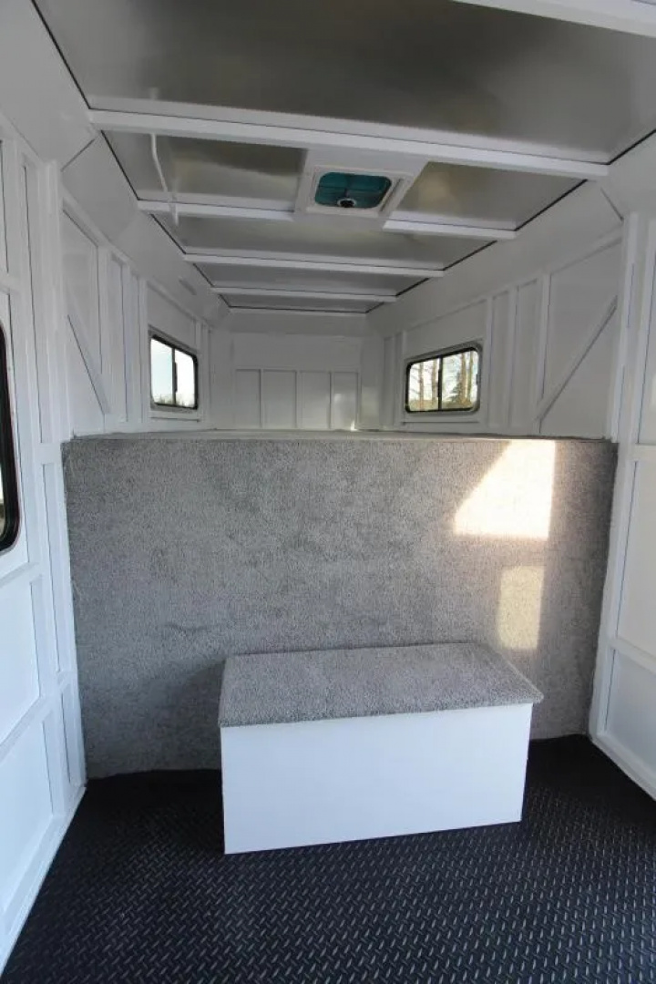 New 2026 Trails West Classic Warmblood 3 Horse Gooseneck Trailer w/ Side tack & Escape Door