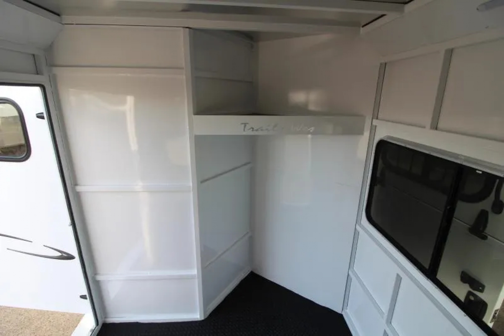 New 2026 Trails West Classic Warmblood 3 Horse Gooseneck Trailer w/ Side tack & Escape Door