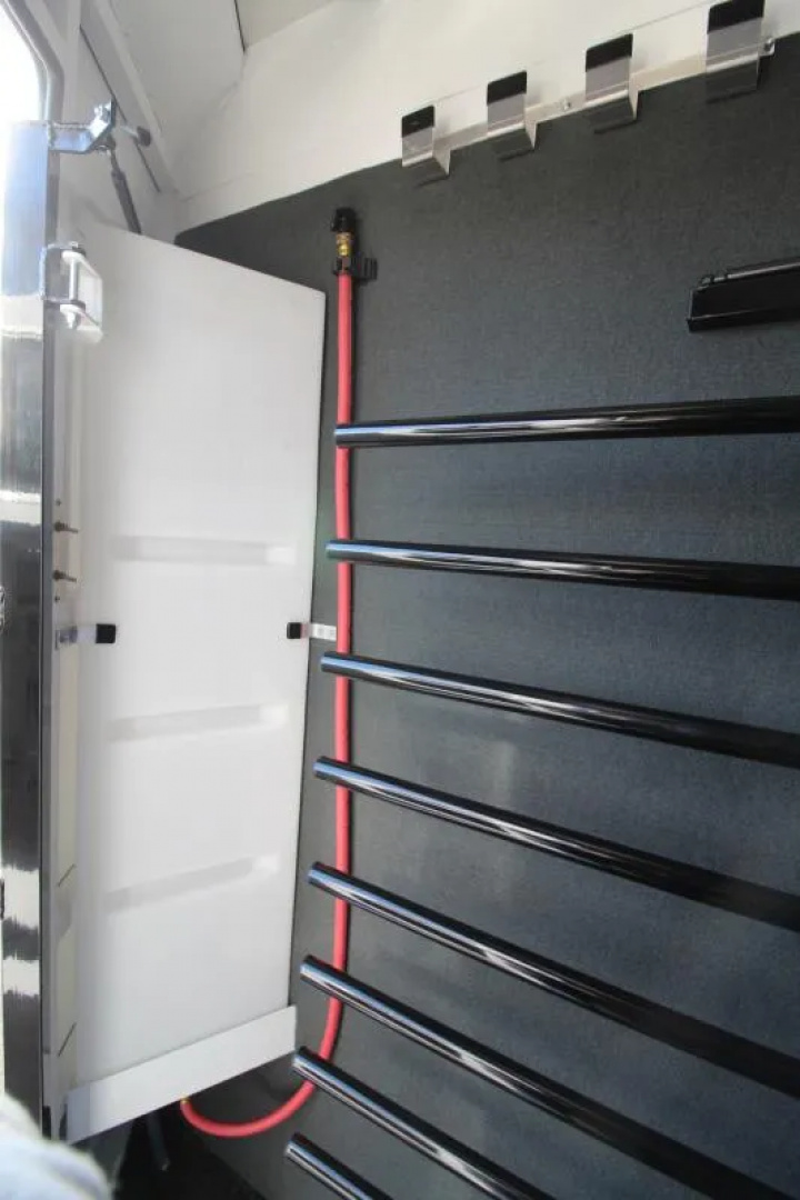 New 2026 Trails West Classic Warmblood 3 Horse Gooseneck Trailer w/ Side tack & Escape Door