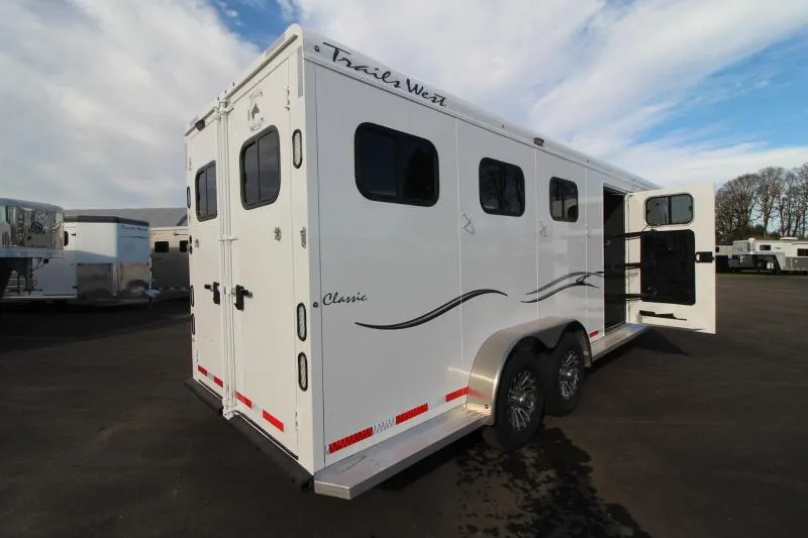 New 2026 Trails West Classic Warmblood 3 Horse Gooseneck Trailer w/ Side tack & Escape Door