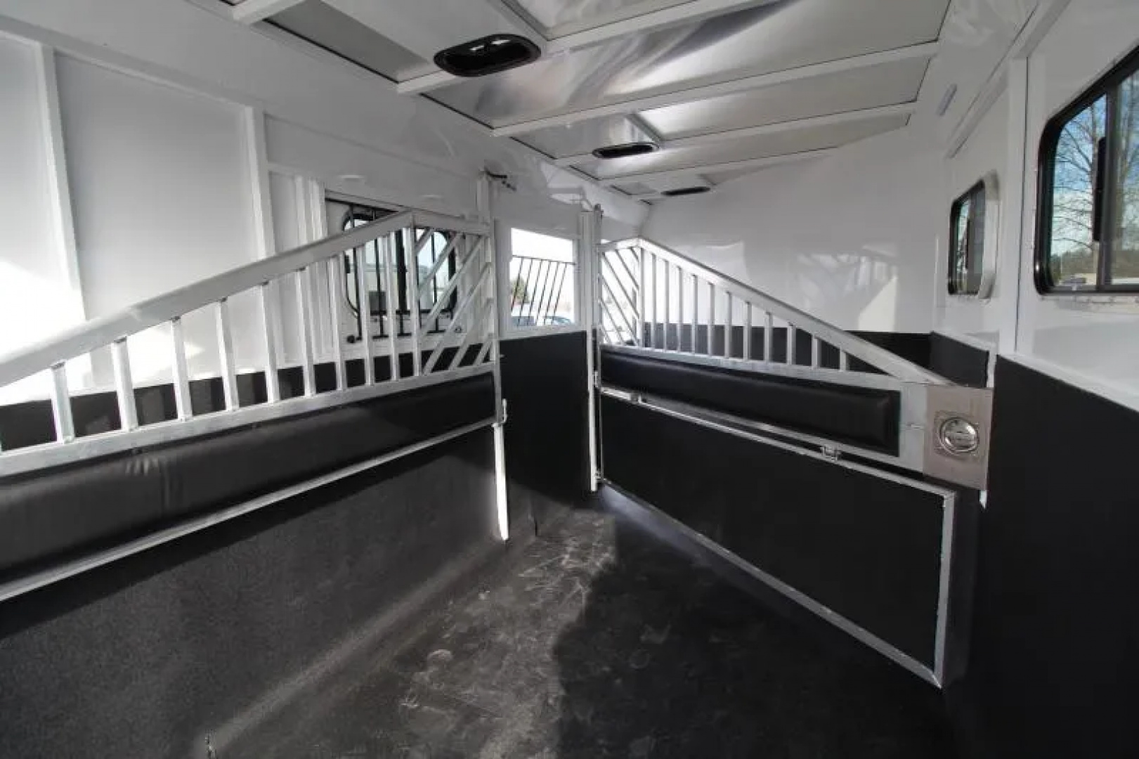 New 2026 Trails West Classic Warmblood 3 Horse Gooseneck Trailer w/ Side tack & Escape Door