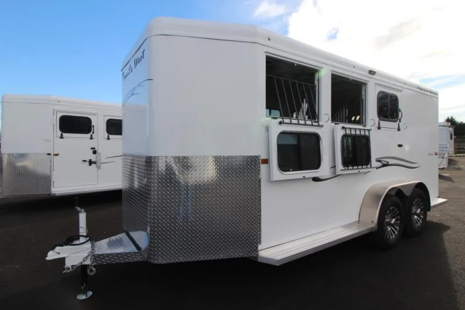 New 2026 Trails West Classic II 3 Horse Trailer - Nice Tack Room!