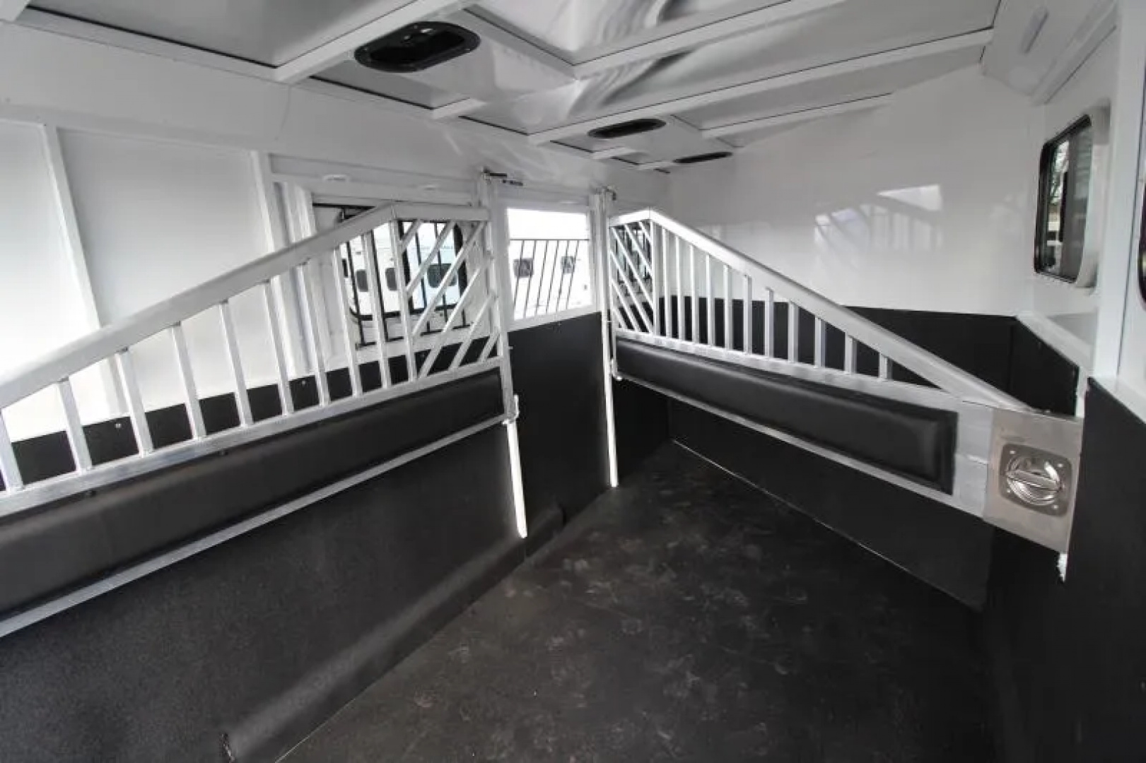 New 2026 Trails West Classic II 3 Horse Trailer - Nice Tack Room!