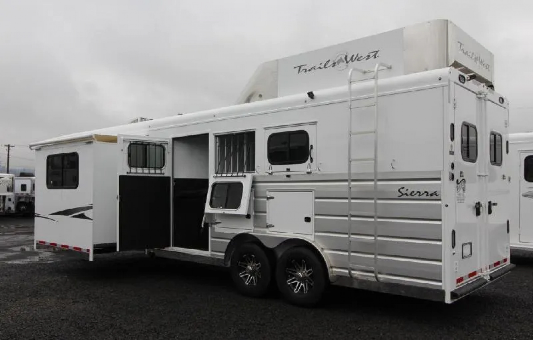 Used 2019 Trails West Sierra 11x15 w/ Slide out 3 Horse Trailer