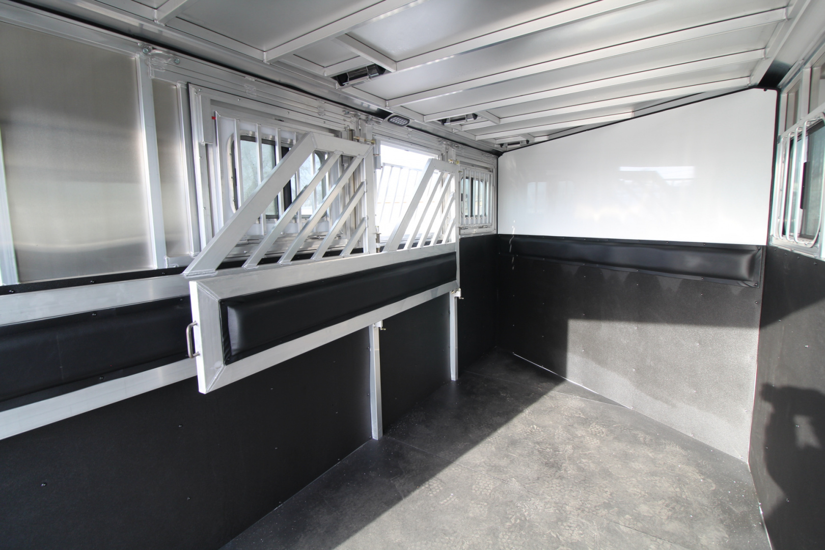 New 2026 Frontier Strider 3 Horse Aluminum Trailer