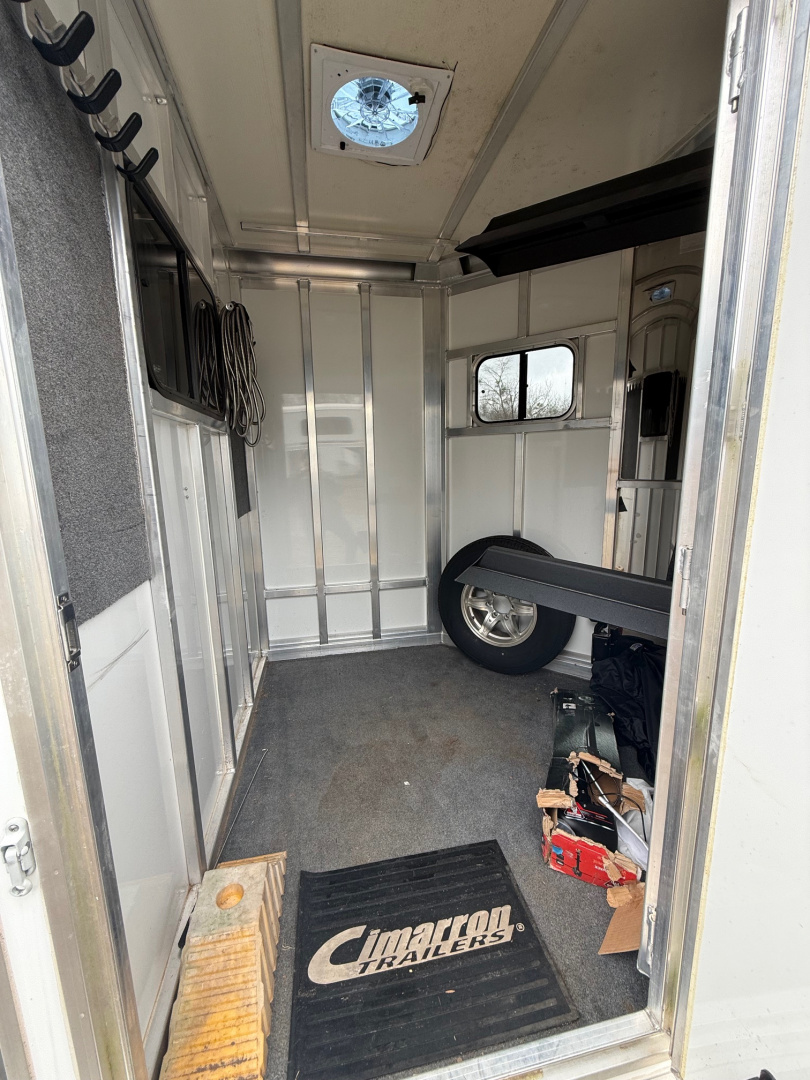 Consignment 2018 Cimarron Trailers Norstar NS2BT XL Horse Trailer