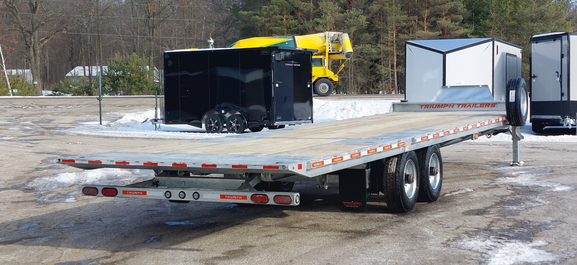 New 102X22+10' HYDRAULIC BEAVERTAIL DECKOVER GALVANIZED 12K AXLES HYDRAULIC JACKS TRIUMPH
