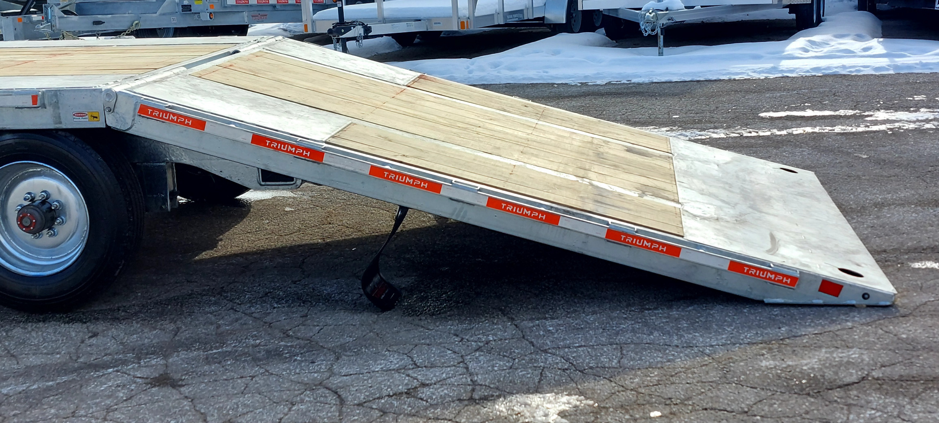 New 102X22+10' HYDRAULIC BEAVERTAIL DECKOVER GALVANIZED 12K AXLES HYDRAULIC JACKS TRIUMPH