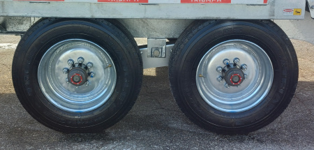 New 102X22+10' HYDRAULIC BEAVERTAIL DECKOVER GALVANIZED 12K AXLES HYDRAULIC JACKS TRIUMPH