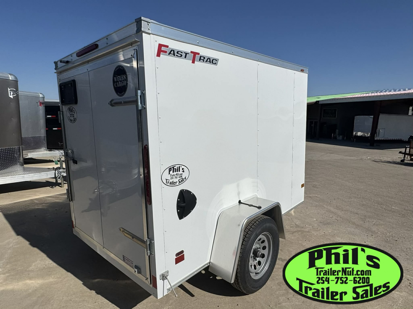 New 5x8 + V Nose Wells Cargo Fast Trac DELUX Cargo / Enclosed Trailer 5'6'' INTERIOR