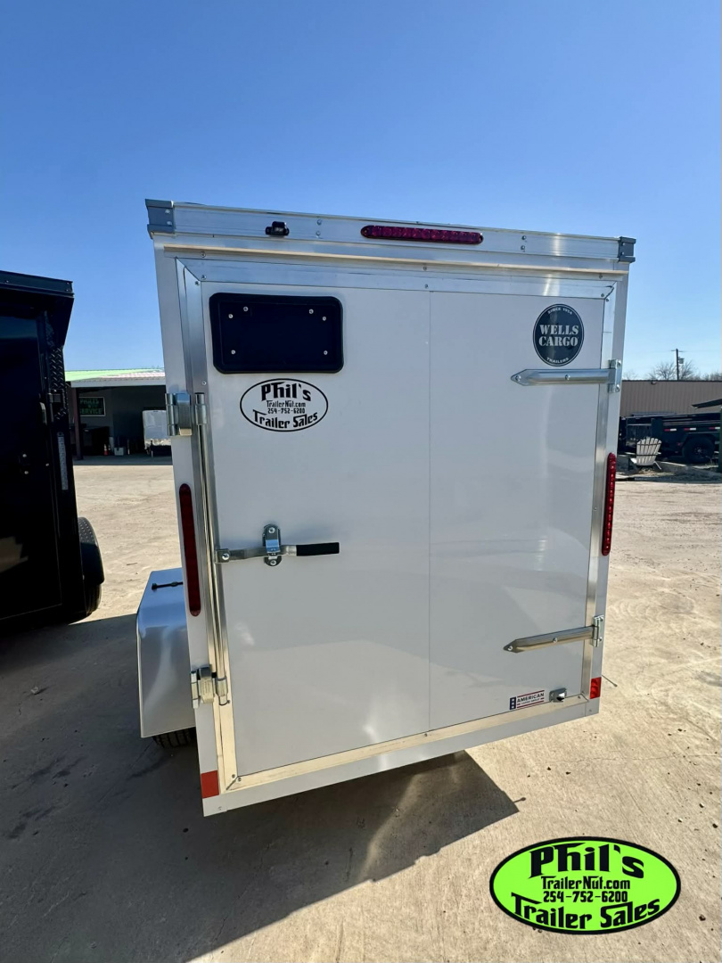 New 5x8 + V Nose Wells Cargo Fast Trac DELUX Cargo / Enclosed Trailer 5'6'' INTERIOR