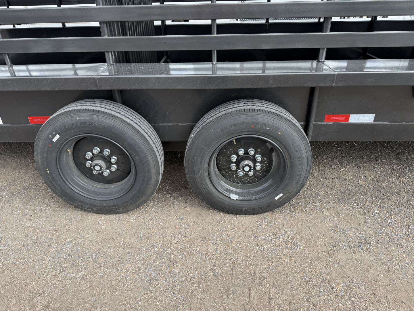 New 2026 Delco Trailers 6.8x28ft Gooseneck Livestock Stock Trailer