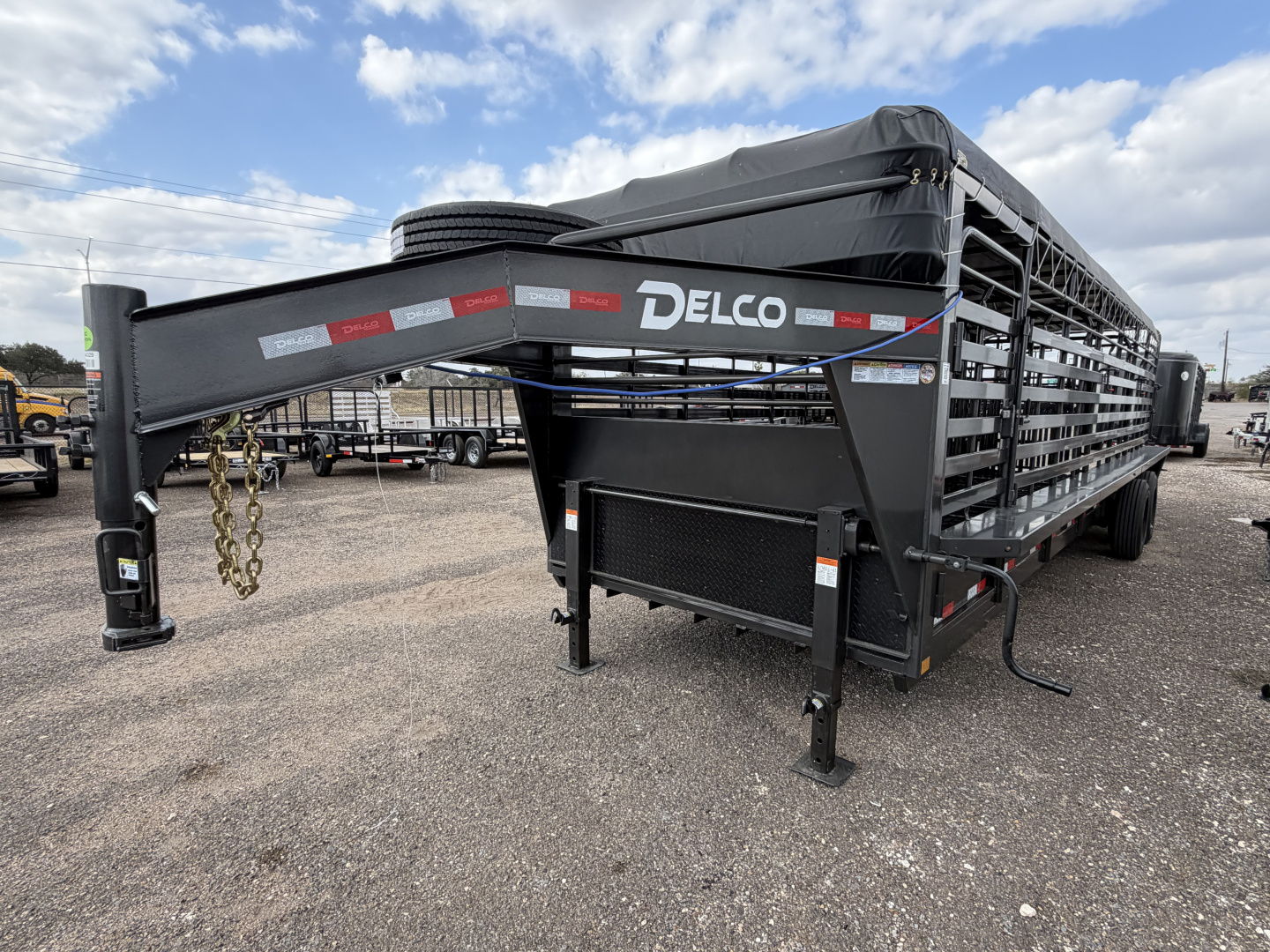 New 2026 Delco Trailers 6.8x28ft Gooseneck Livestock Stock Trailer