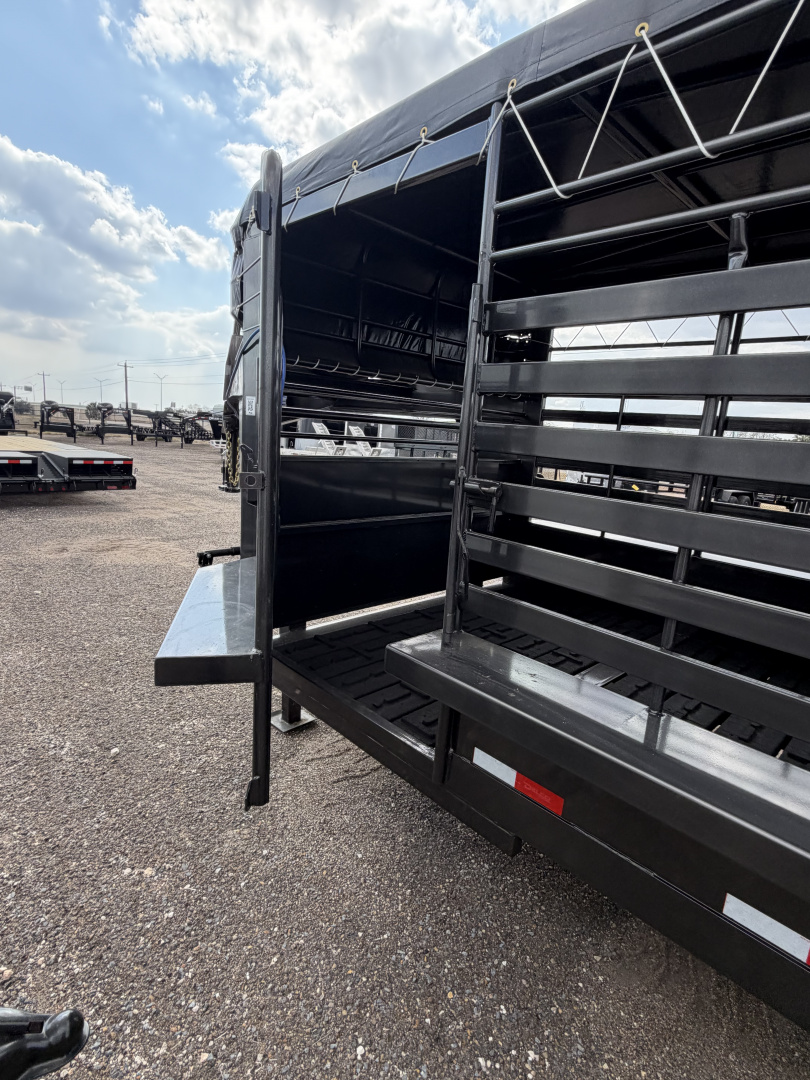 New 2026 Delco Trailers 6.8x28ft Gooseneck Livestock Stock Trailer