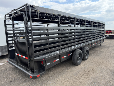 New 2026 Delco Trailers 6.8x28ft Gooseneck Livestock Stock Trailer