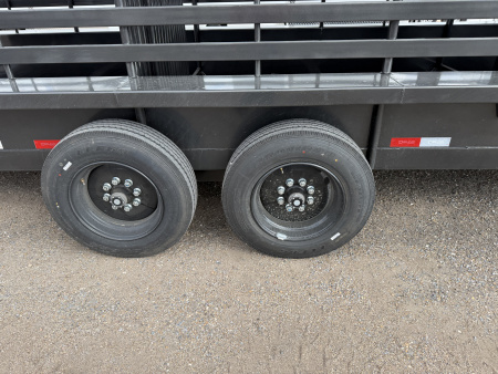 New 2026 Delco Trailers 6.8x28ft Gooseneck Livestock Stock Trailer