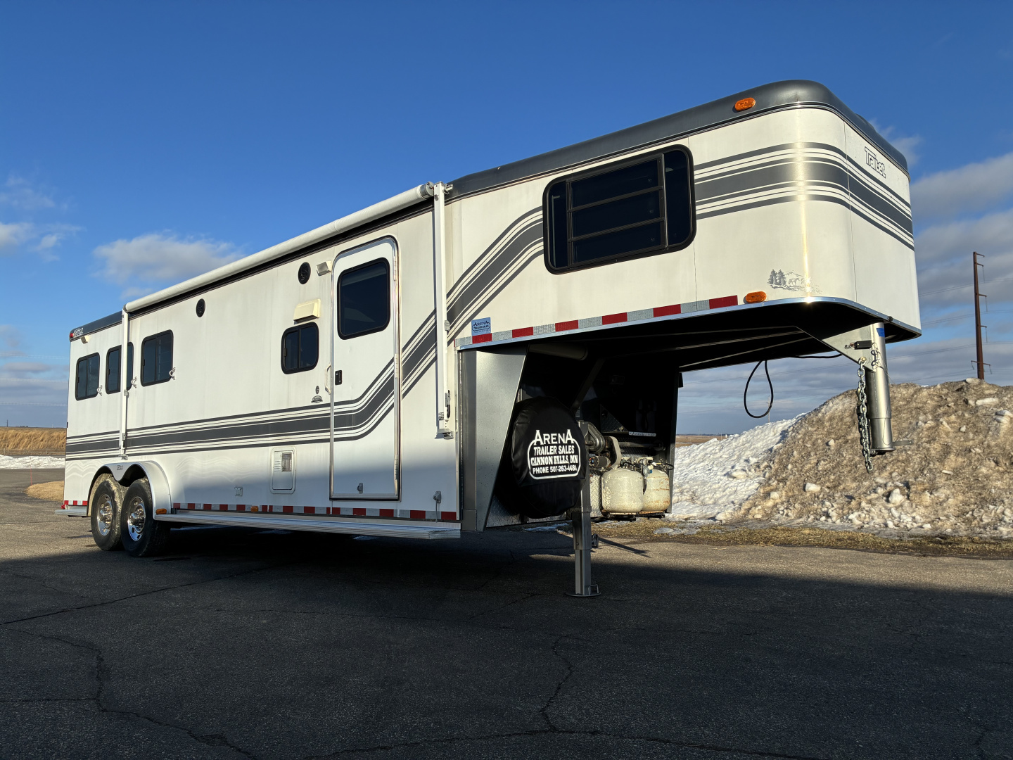 Used 2003 Trail-ET 3H Horse Trailer