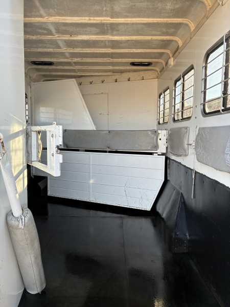 Used 2003 Trail-ET 3H Horse Trailer