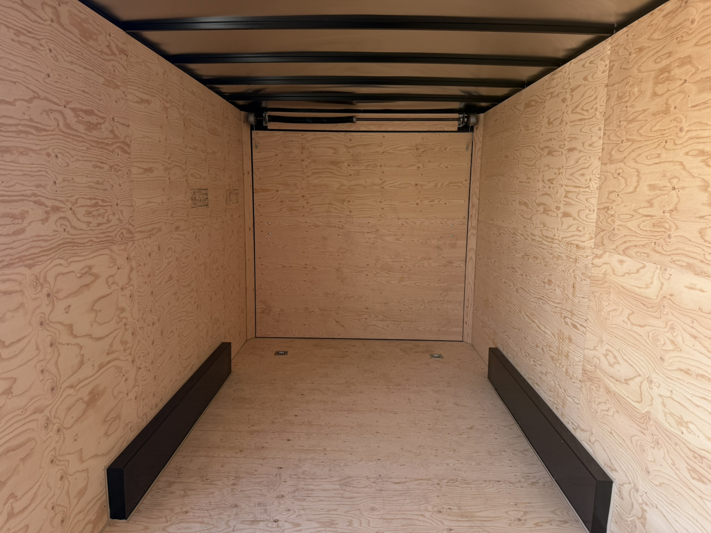 New 2026 Royal Cargo Trailers 7.5-16-1.5V Enclosed