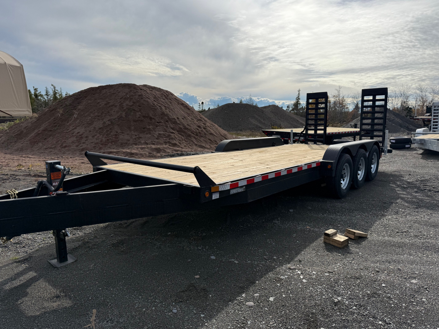 New 2026 Canada Trailers 22' , 21,000 Lb stand up ramps Equipment Trailer