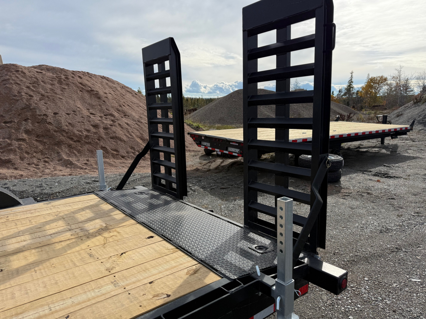 New 2026 Canada Trailers 22' , 21,000 Lb stand up ramps Equipment Trailer