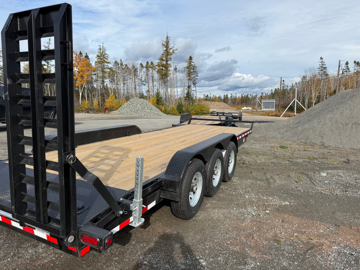 New 2026 Canada Trailers 22' , 21,000 Lb stand up ramps Equipment Trailer