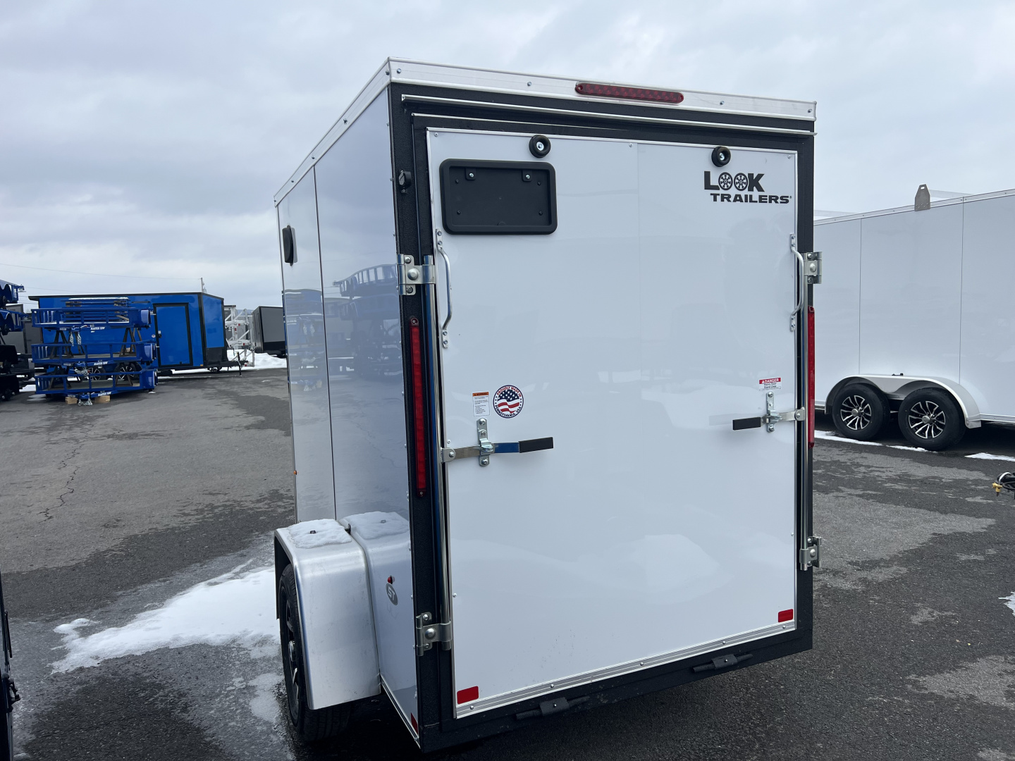 New 2026 Look Trailers 5X8 3K ST-DLX RAMP DOOR Cargo / Enclosed Trailer